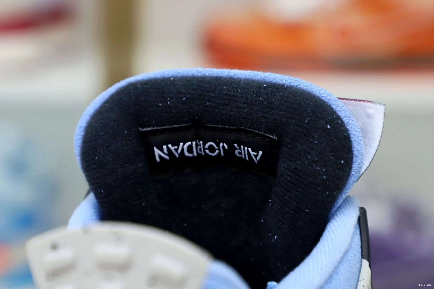 JORDAN 4 BLUE UNIVERSITY AIR 0209